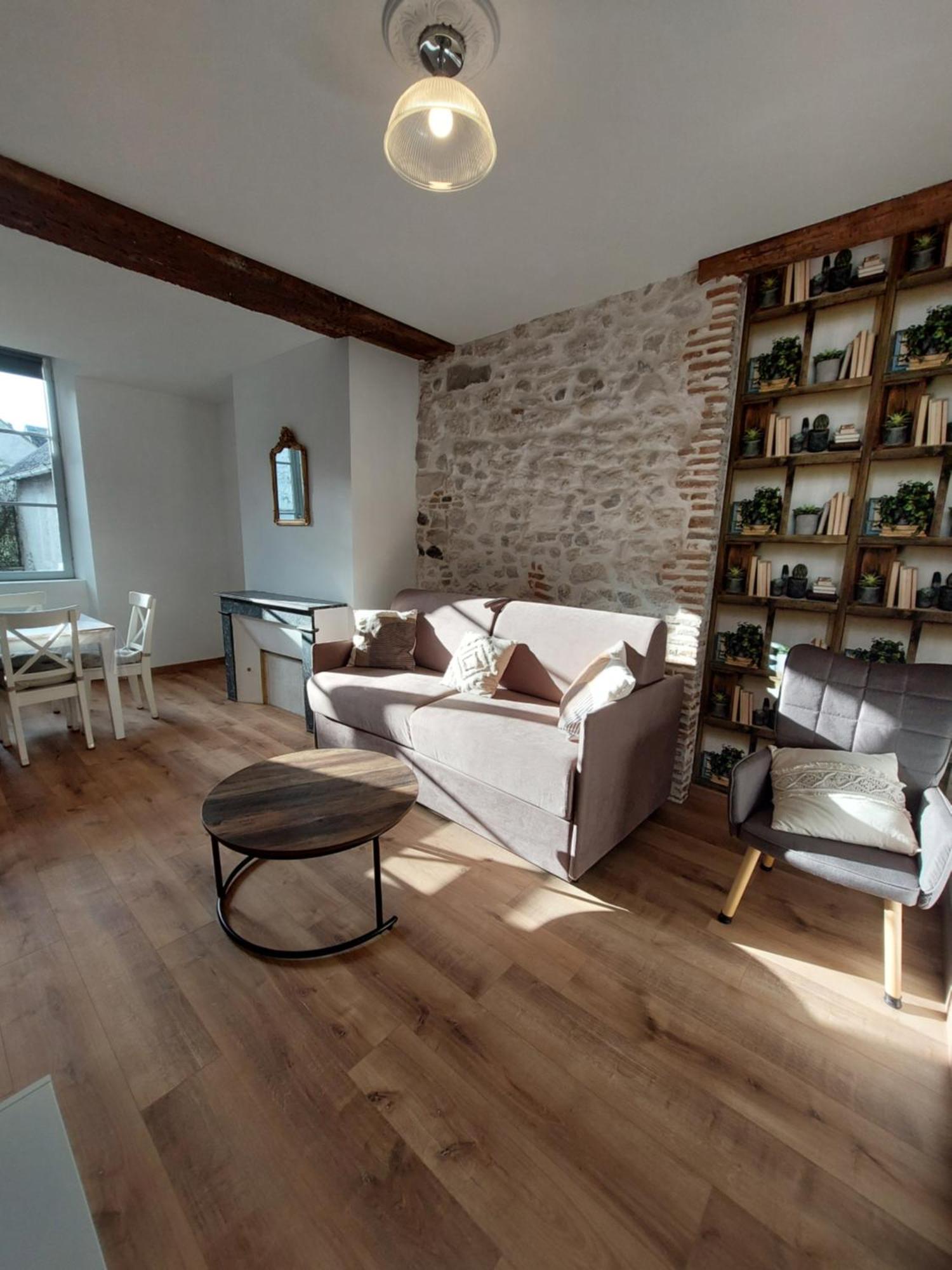 Appartements L'Hirondelle Beaugency Exterior photo